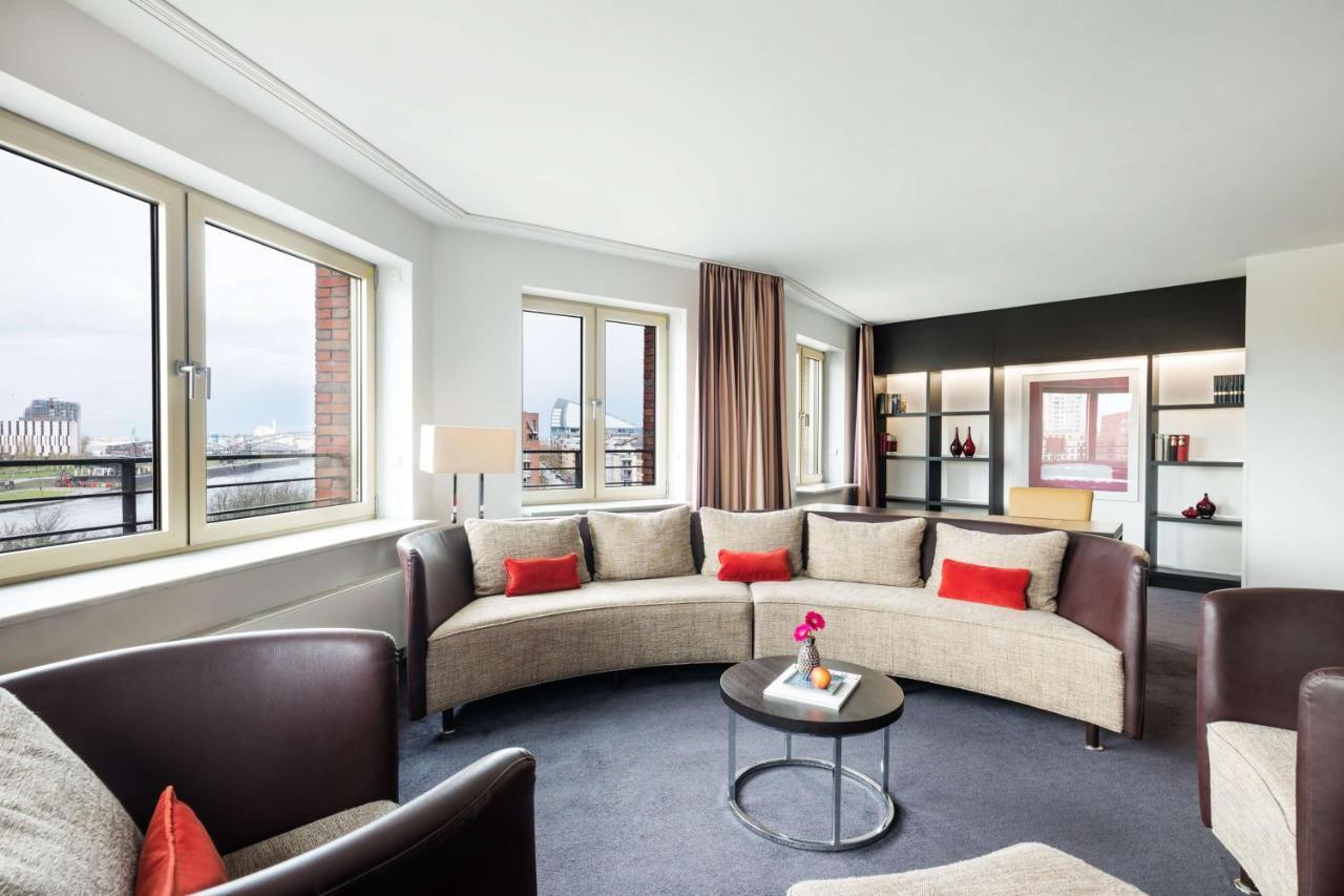 Hotel Lindner Frankfurt Main Plaza, Part Of Jdv By Hyatt